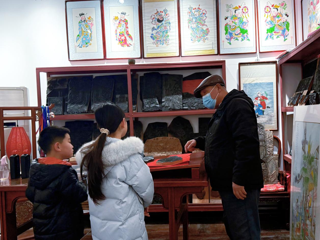 新春走基层|一纸年画万般春(图3) 新春走基层|一纸年画万般春(图3)