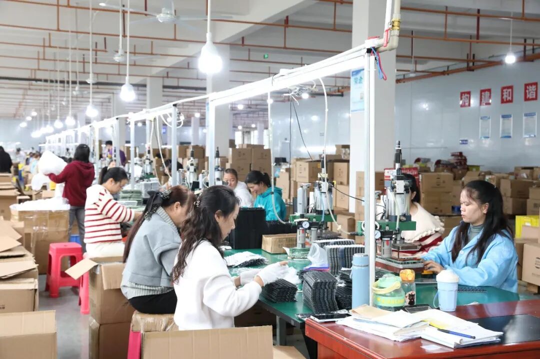 罗平产业园区:以园为核激活区域经济新引擎(图6) 罗平产业园区:以园为核激活区域经济新引擎(图6)