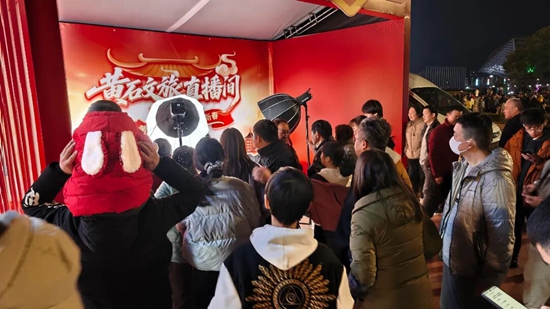 “黄石过大年·非遗贺新春”系列活动圆满收官(图2) 微信图片_2026-02-23_165515_075.jpg