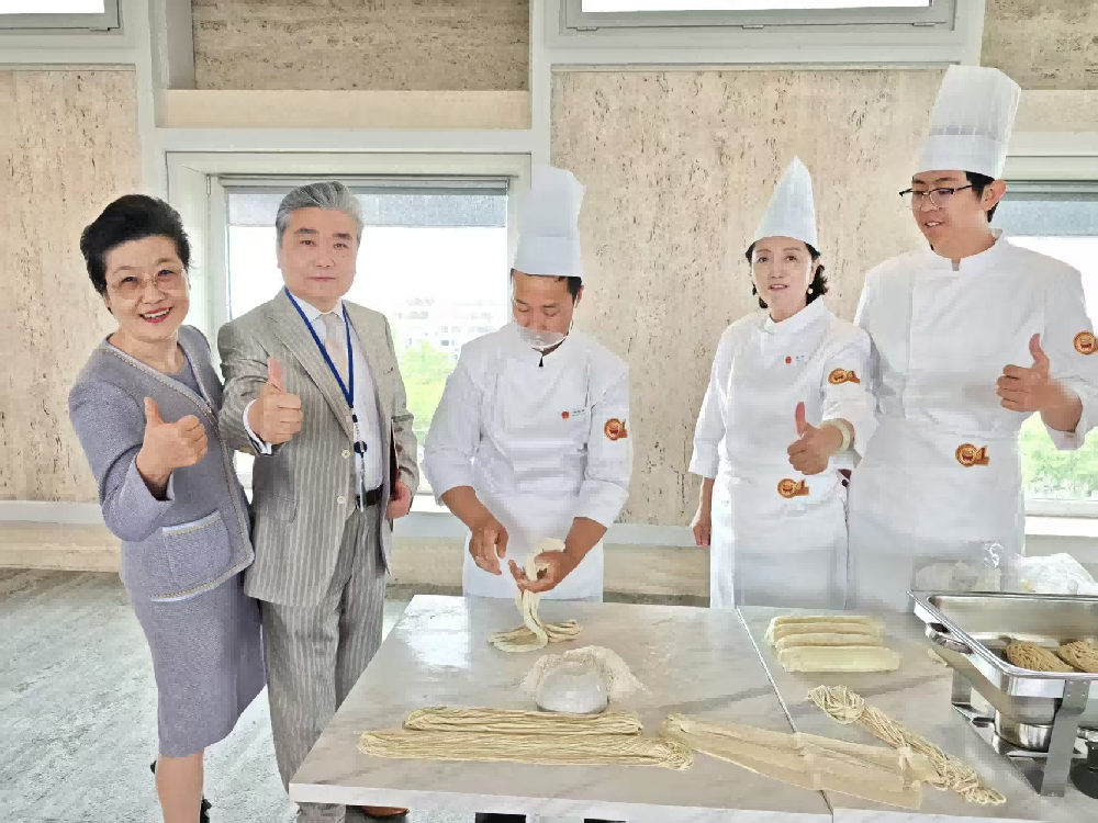 “三八”国际妇女节观察，餐饮里的滚烫生命力